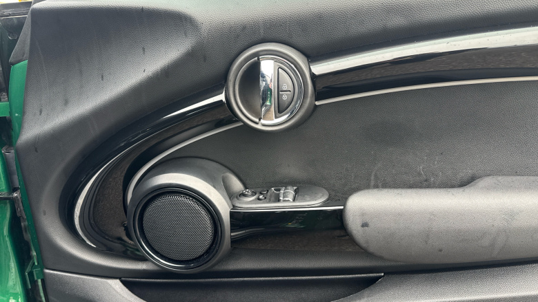 MINI Hatchback 135kW Cooper S Level 2 33kWh 3dr Auto Electric Hatchback